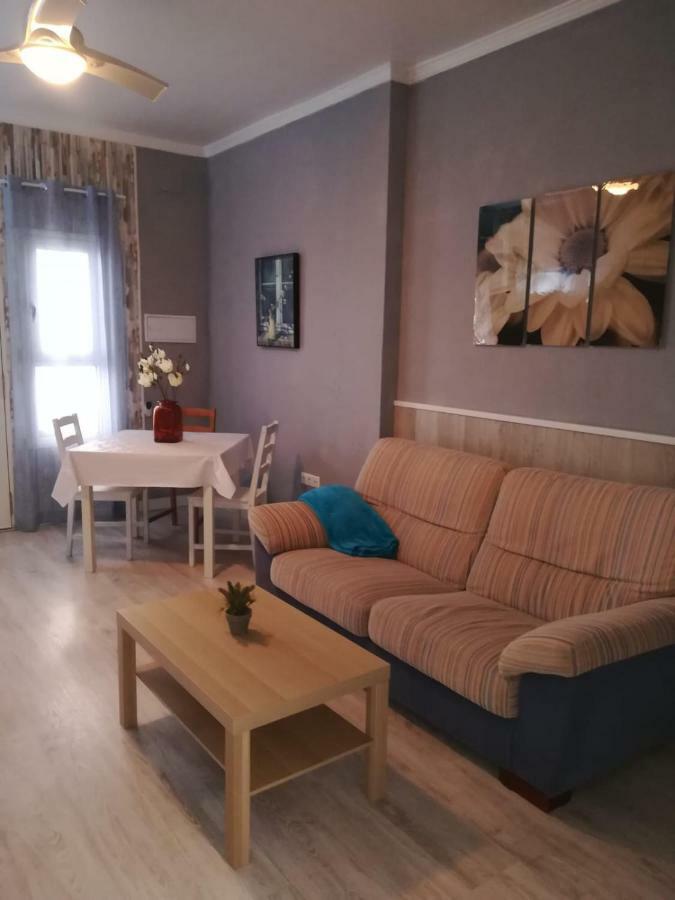 Apartment Apto Con Patio Y Barbacoa Bbq H De La Reina *